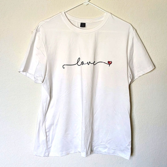 SHEIN love Tshirt - Picture 1 of 3